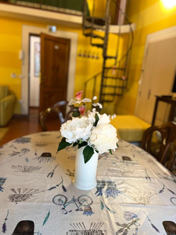 La Fanciulla Del West Apartment Firenze Bagian luar foto