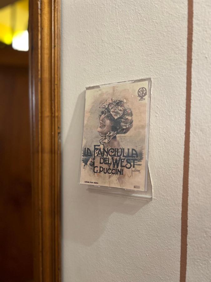 La Fanciulla Del West Apartment Firenze Bagian luar foto